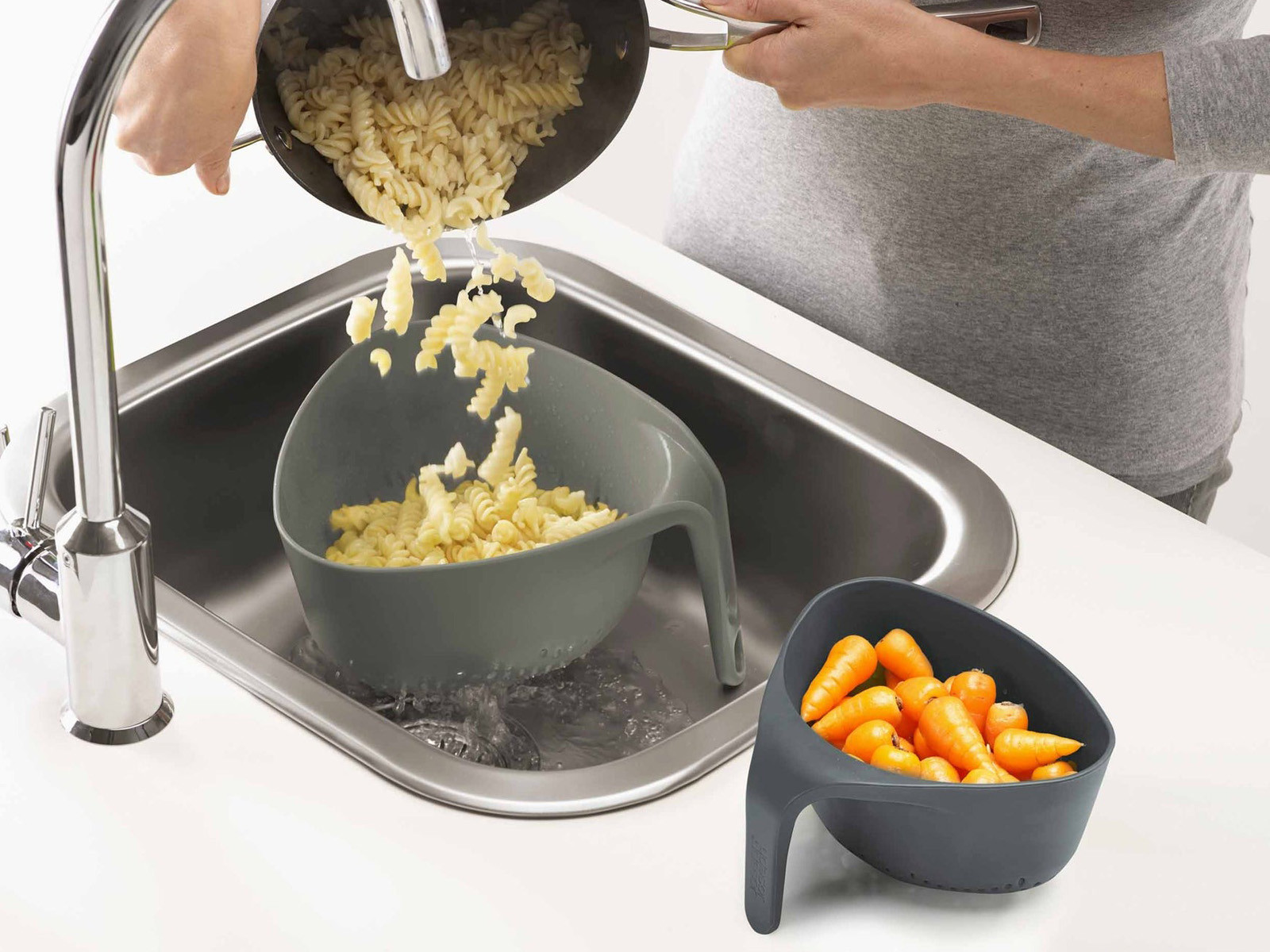 Durszlak x2 zestaw Joseph Joseph Nest Grey