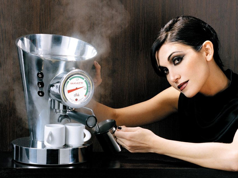 Ekspres ciśnieniowy do kawy Bugatti Diva Chrome