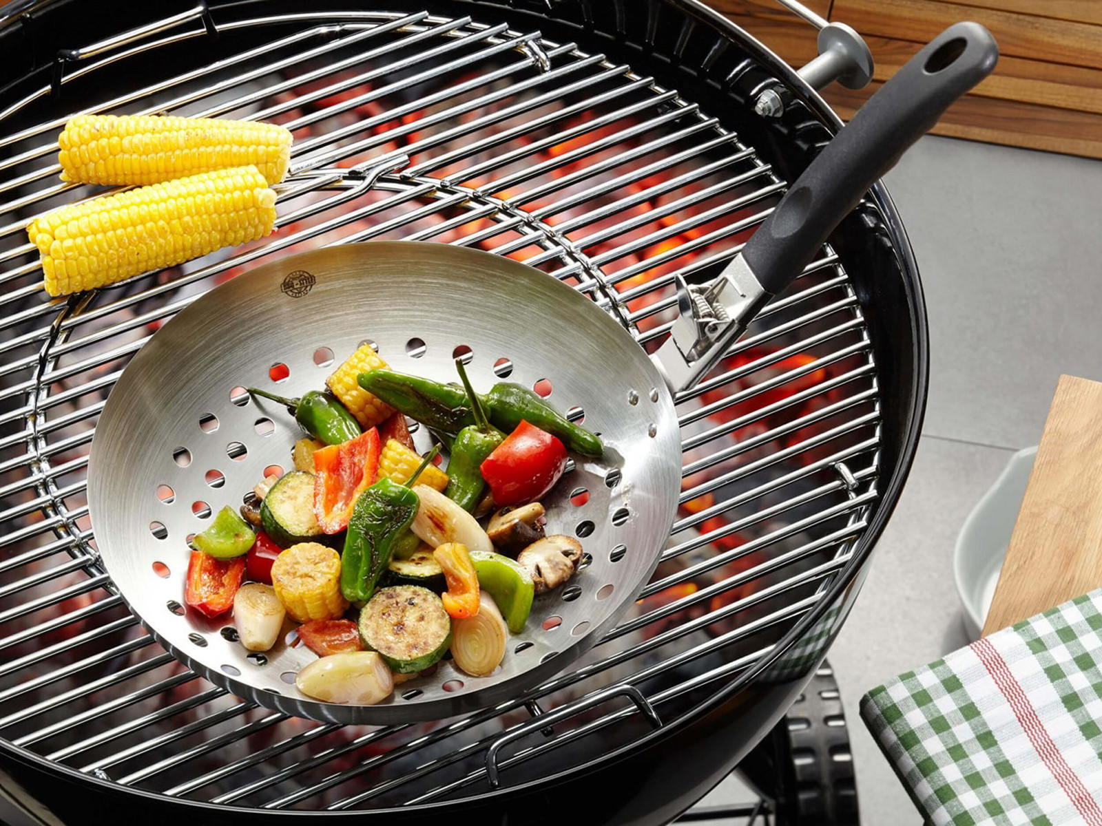 Wok GEFU BBQ z odpinanym uchwytem