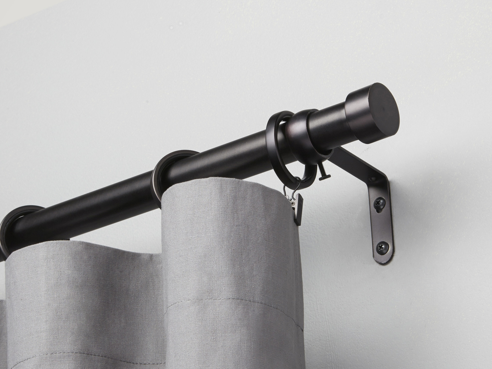 Karnisz ścienny Umbra Cappa Brushed Black L