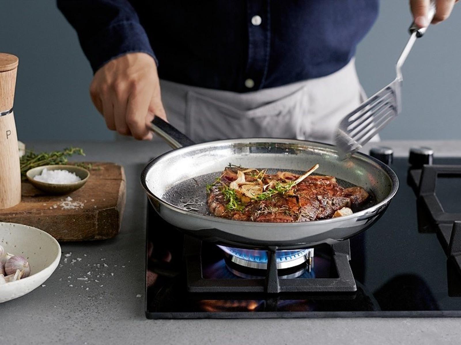 Patelnia WMF Profi Resist Ø28cm