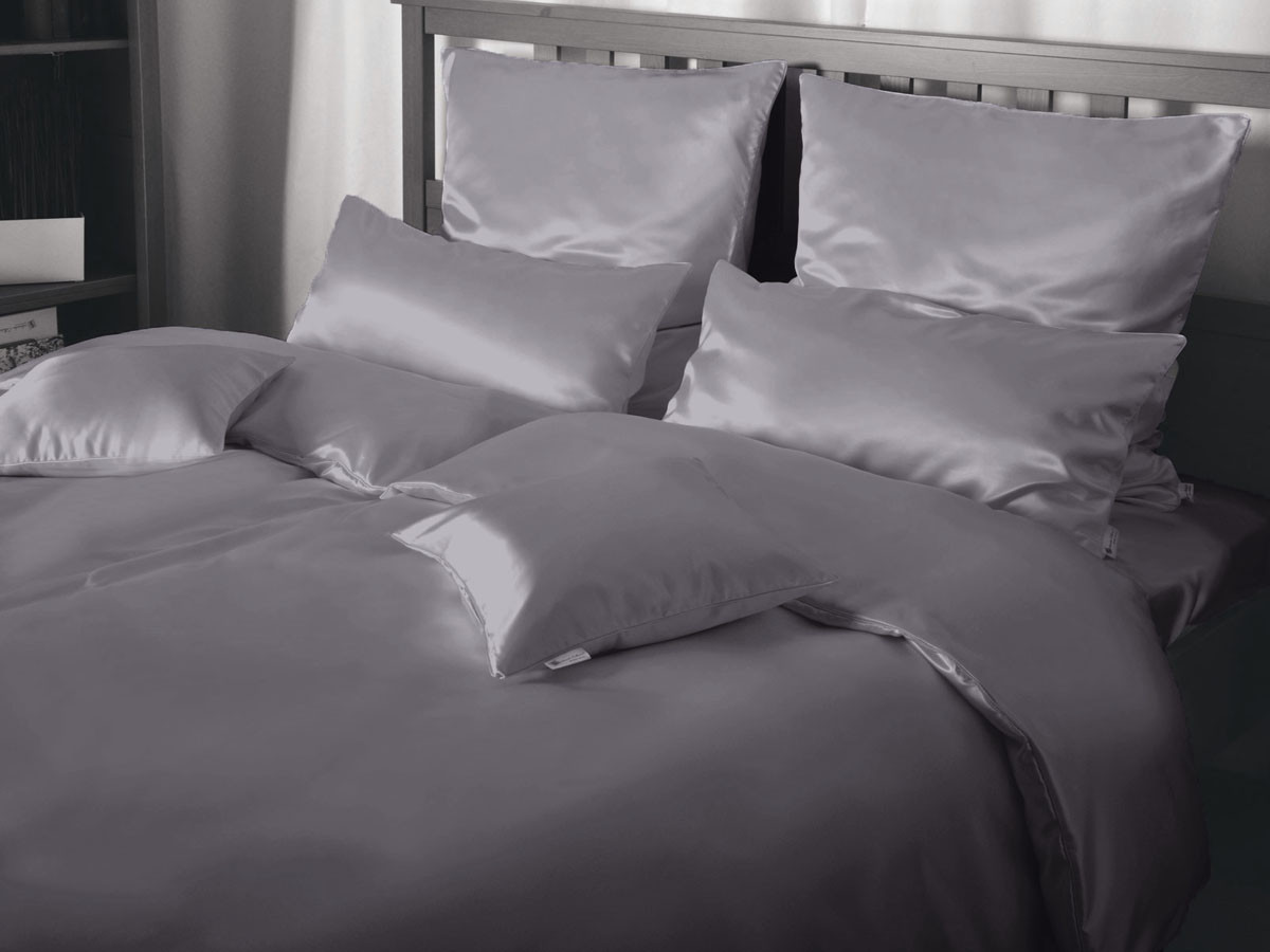 Pościel jedwabna Seidenweber Uni Blackberry - poszewka na kołdrę do 220x240