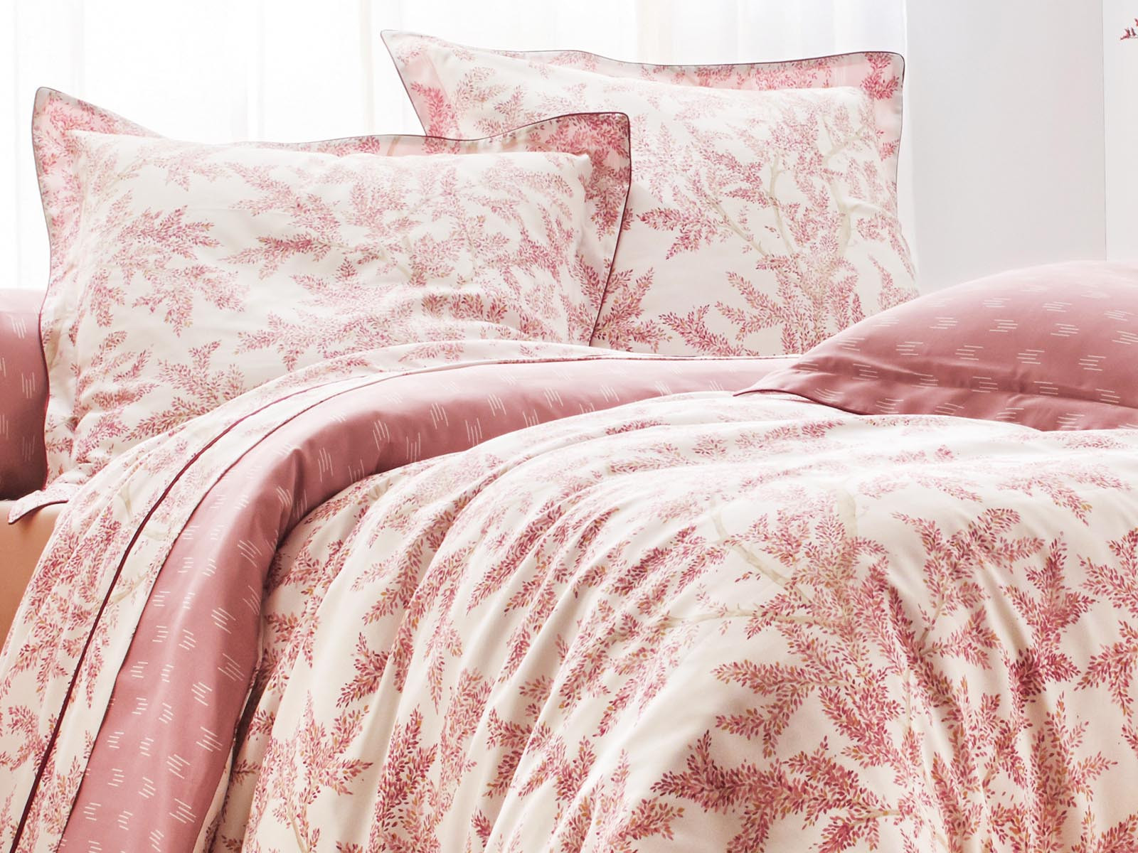 Pościel Sanderson Broceliande Framboise - poszewka na poduszkę 70x80