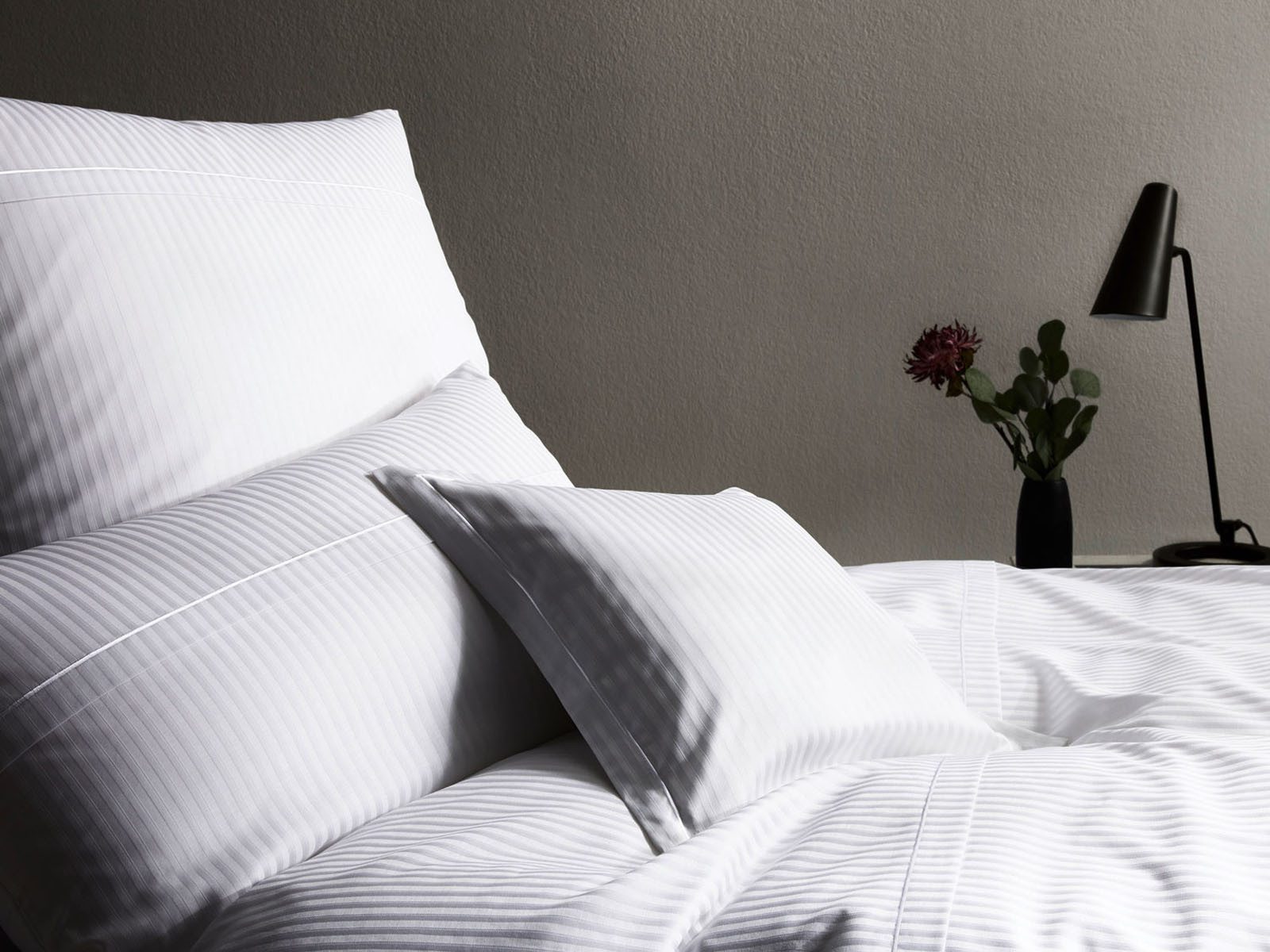 Poszewka Elegante Classic Jacquard Milano White