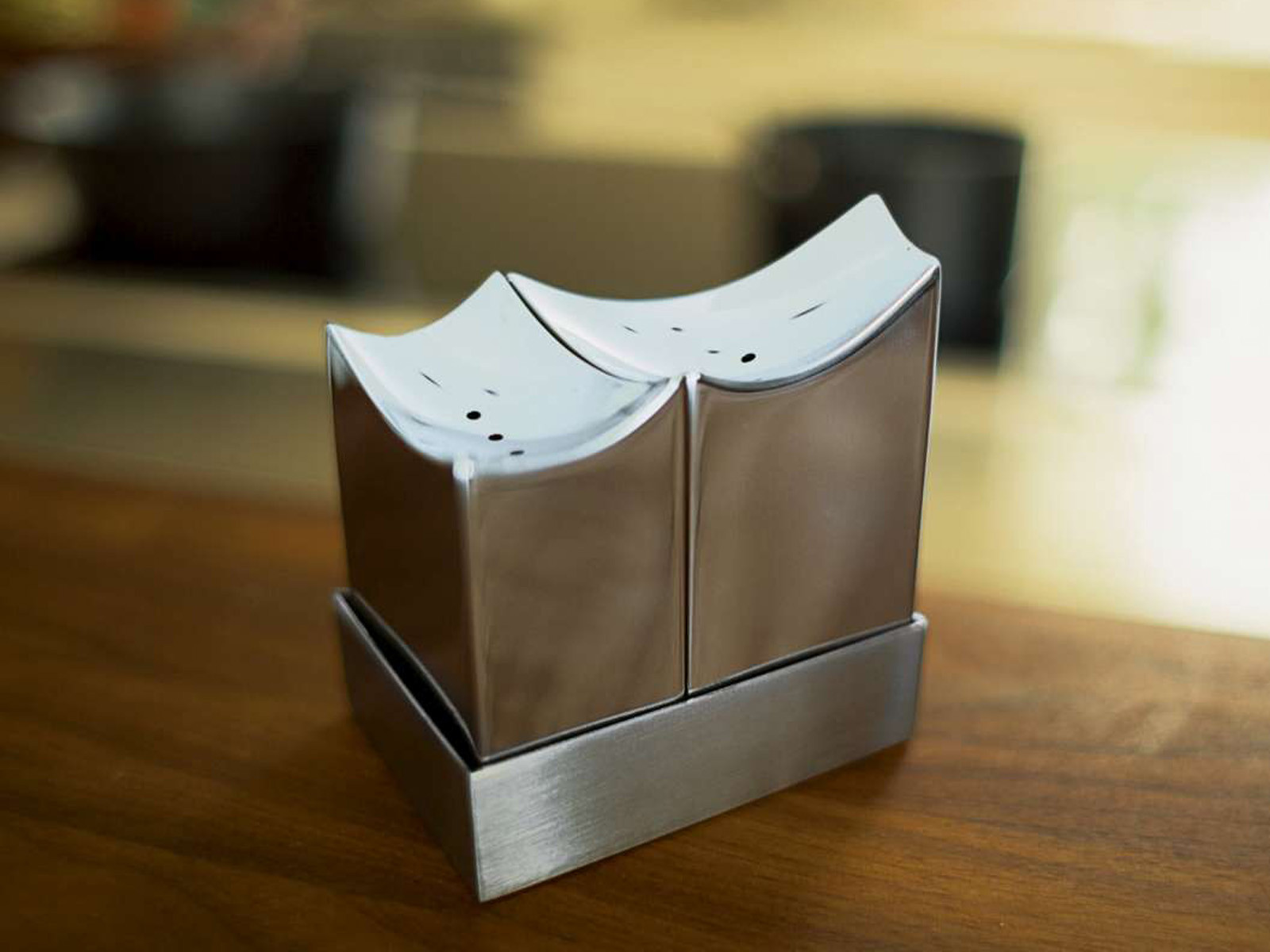 Solniczka i pieprzniczka z podstawką zestaw x3 Philippi Elbhilharmonie