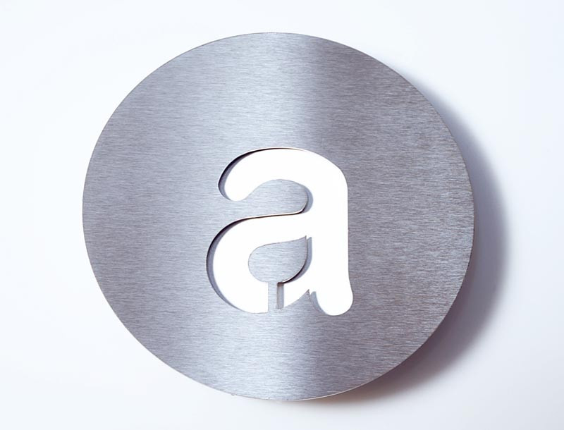 Tabliczka literowa Radius `a` White