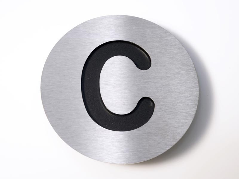 Tabliczka literowa Radius C Black