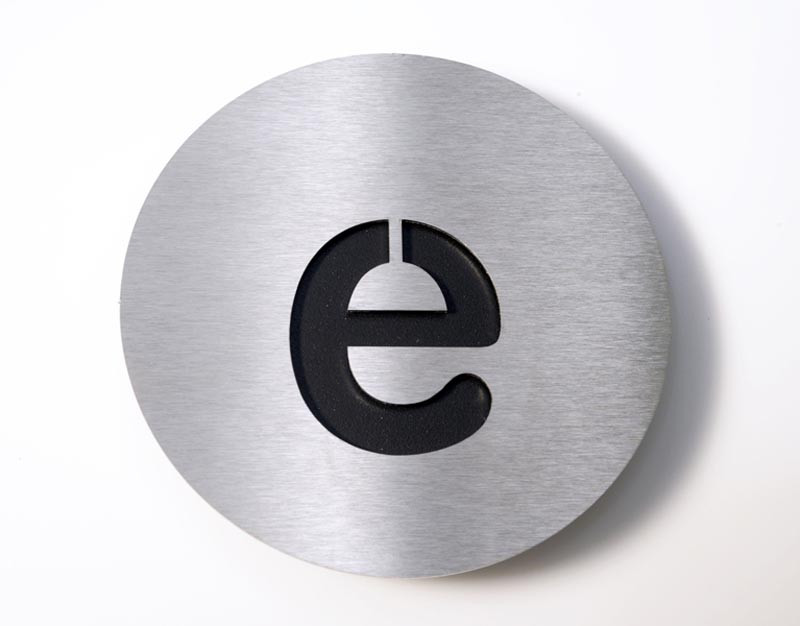 Tabliczka literowa Radius `e` Black