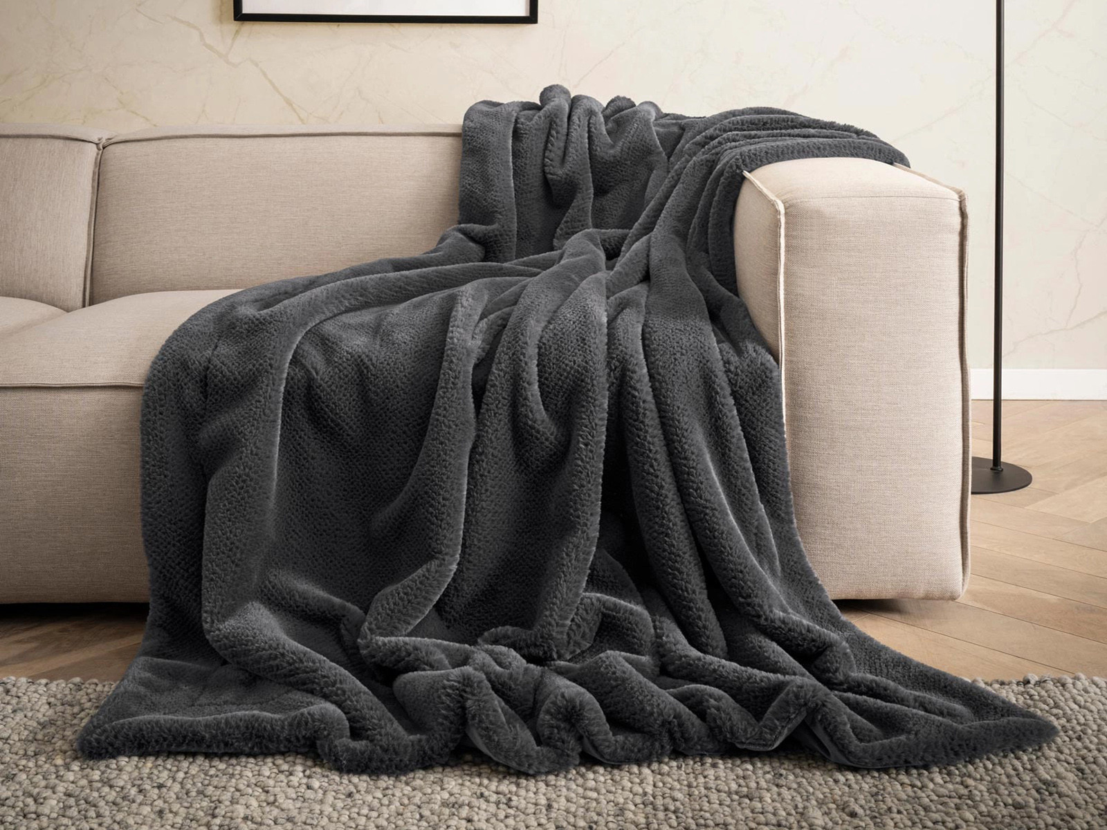 Koc futrzany Bugatti Fur Antrazit 150x200