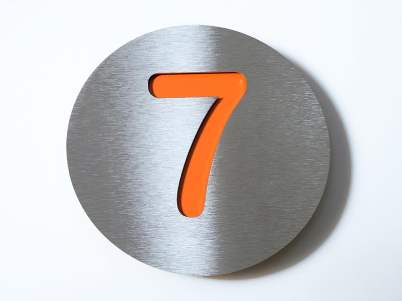 Tabliczka numeryczna Radius 7 Orange