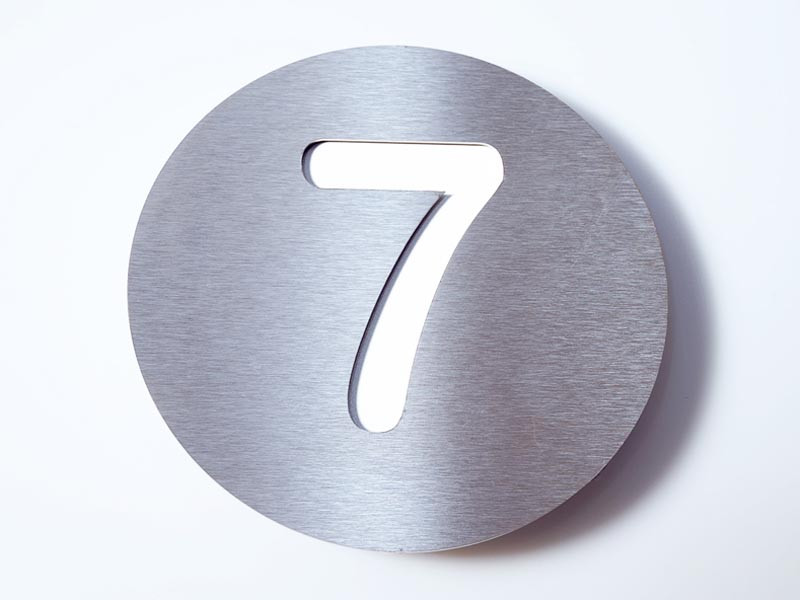 Tabliczka numeryczna Radius 7 White