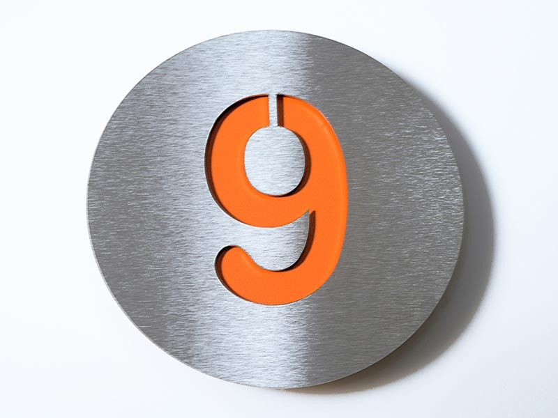 Tabliczka numeryczna Radius 9 Orange